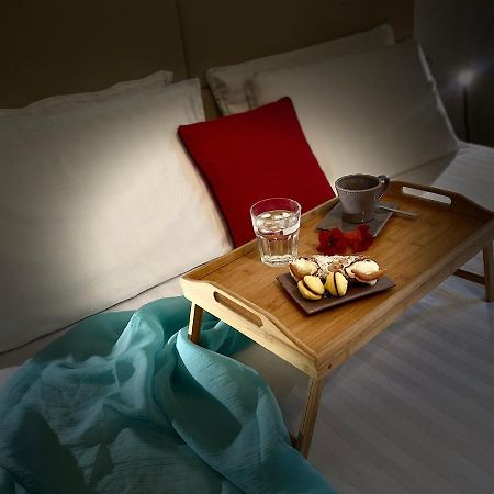 Casa Carolina: King Size Bed Across From Golden Beach ديسينسانو ديل غاردا المظهر الخارجي الصورة